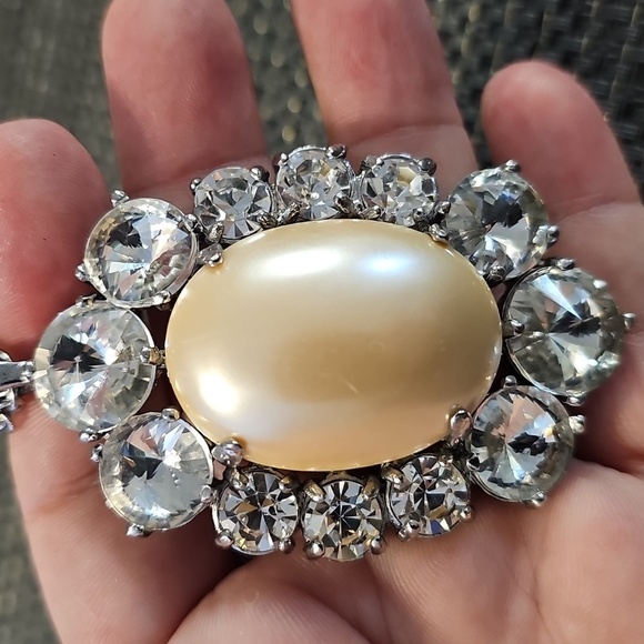 Ann Taylor Pearl Rivoli Rhinestone Pendant with Silver Chain Drop Necklace - Picture 7 of 8